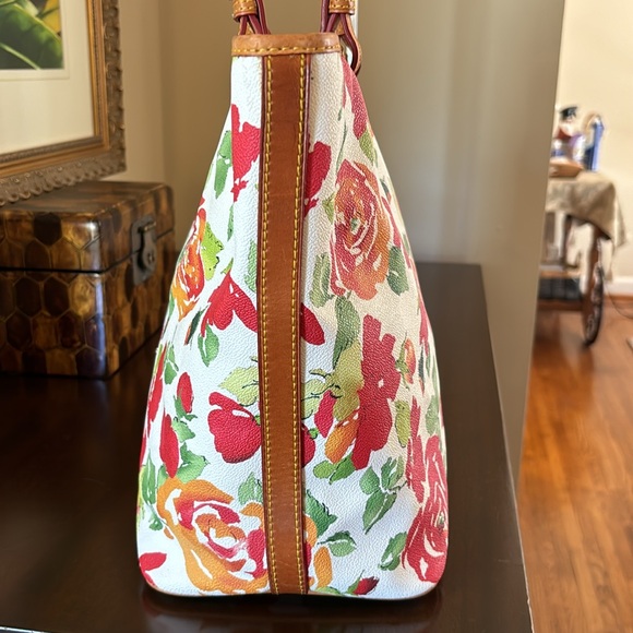 Dooney & Bourke Floral Tote Bag Excellent Condition - Picture 8 of 15